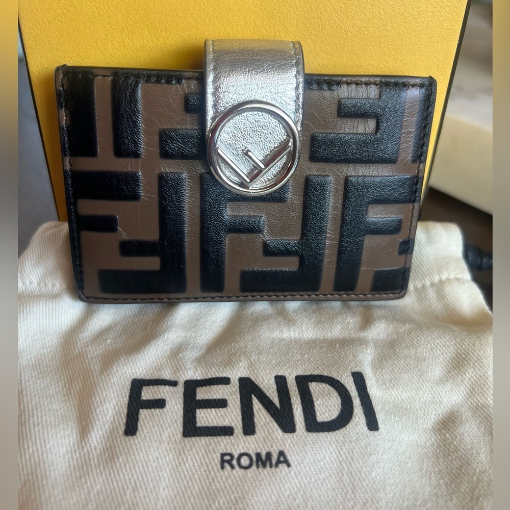 FENDI Tobacco Silver FF Zucca Lambskin Leather Maya Snap Accordion Card Wallet - Picture 2 of 12